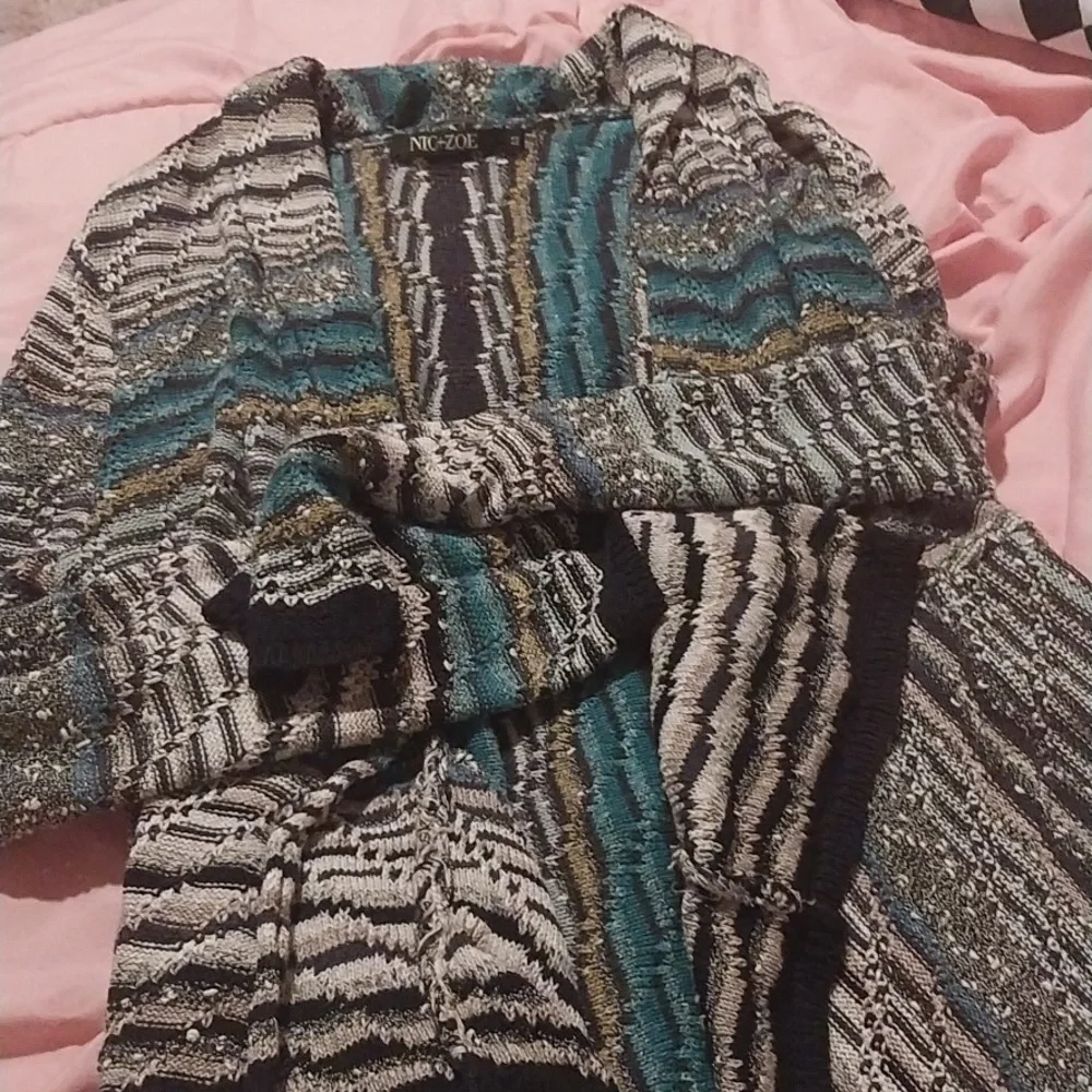 Sweater - Picture 1 of 2